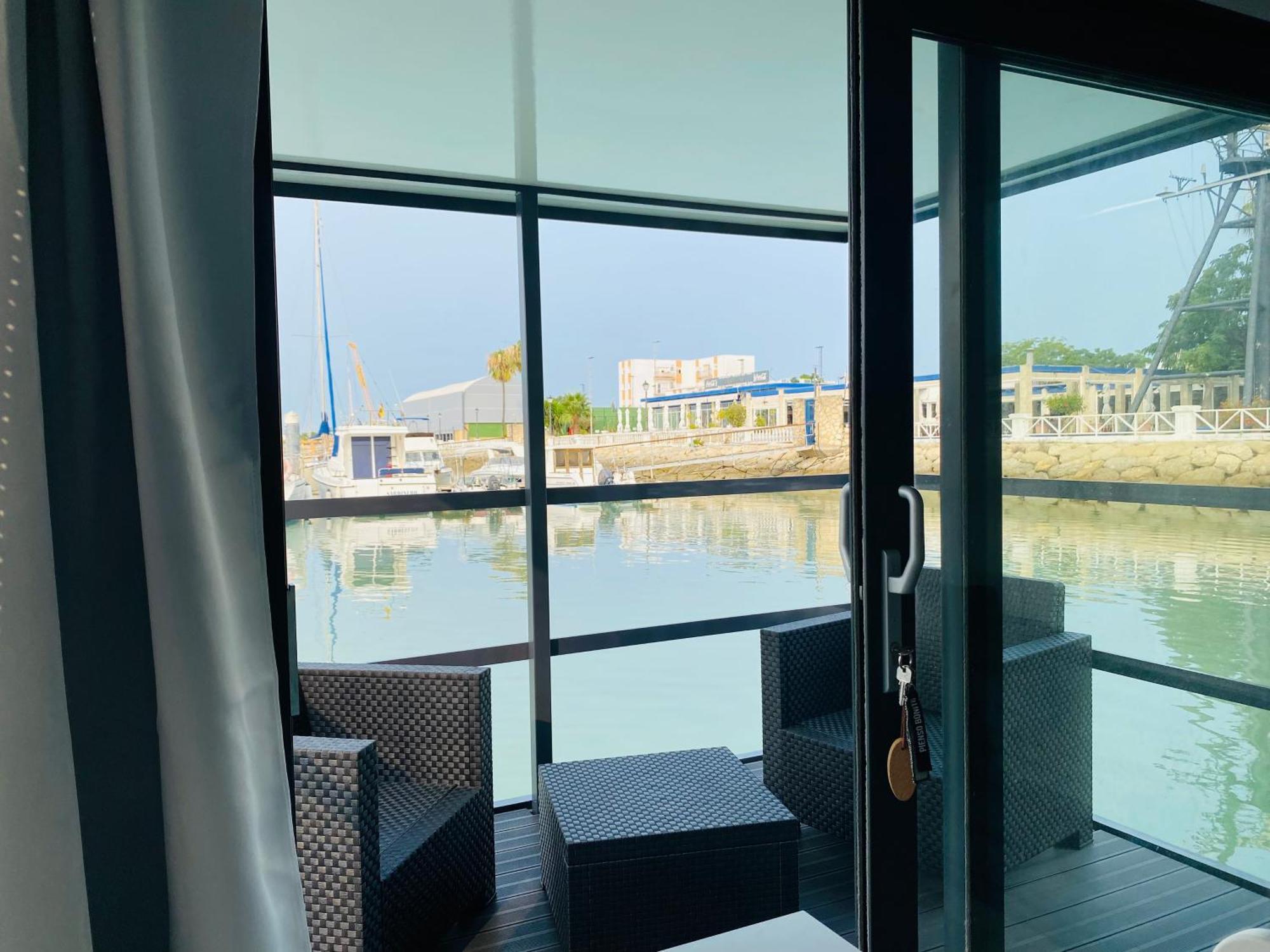 Отель Houseboat Cadiz El Puerto - Casa Flotante Эль-Пуэрто-де-Санта-Мария Экстерьер фото
