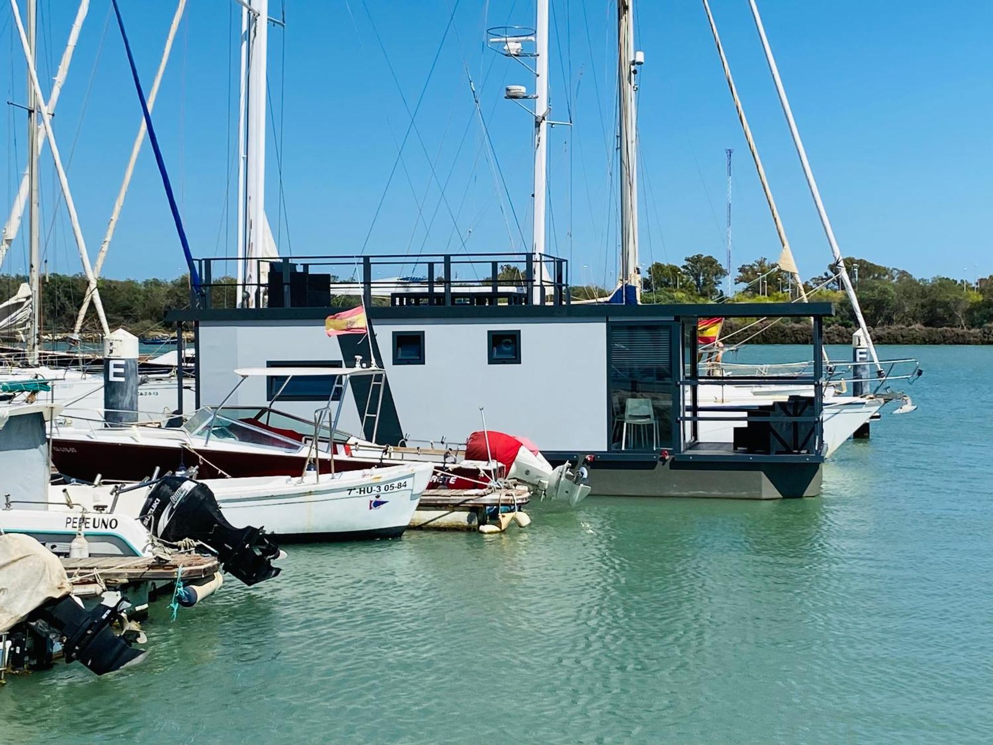Отель Houseboat Cadiz El Puerto - Casa Flotante Эль-Пуэрто-де-Санта-Мария Экстерьер фото