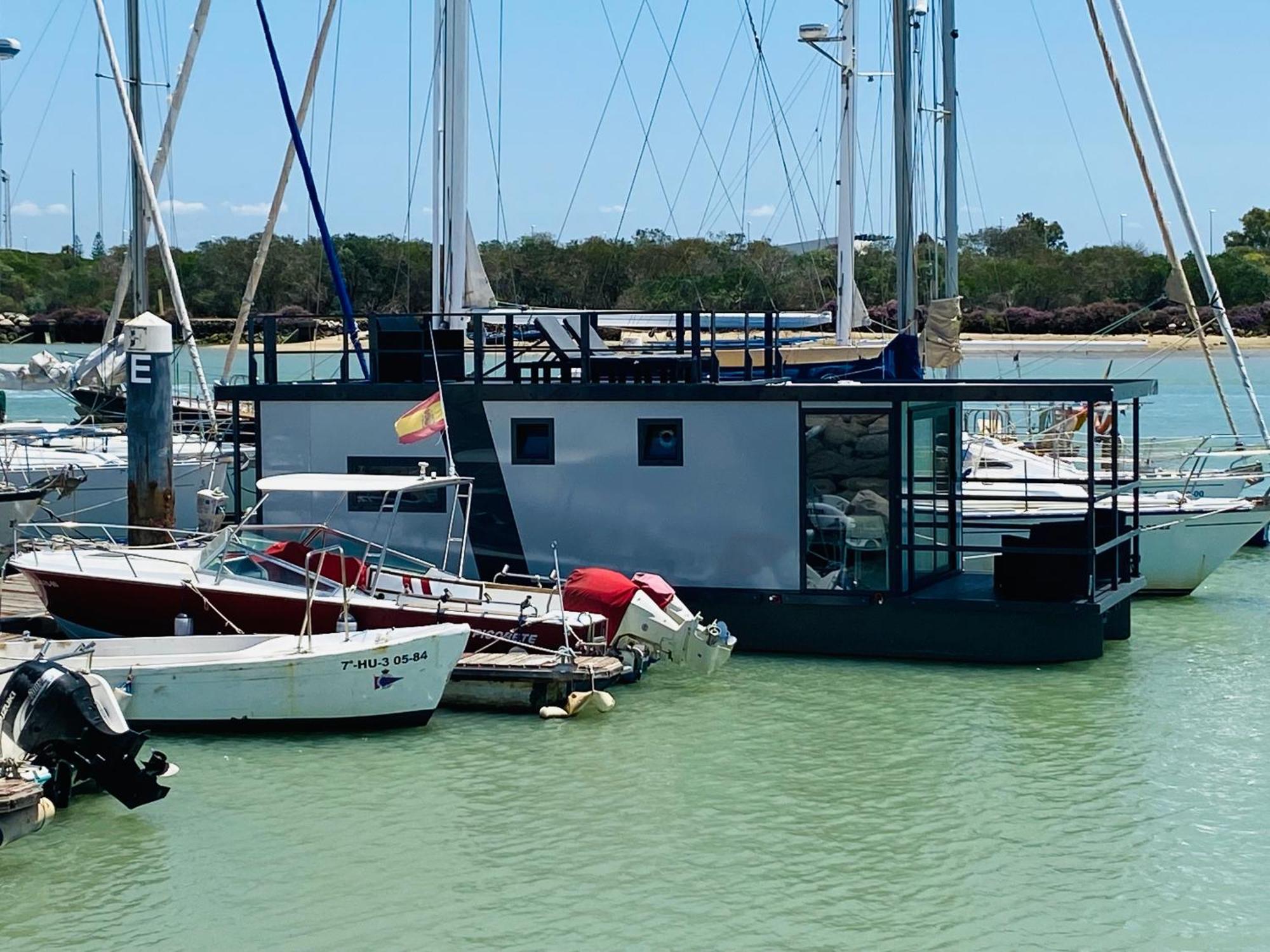 Отель Houseboat Cadiz El Puerto - Casa Flotante Эль-Пуэрто-де-Санта-Мария Экстерьер фото