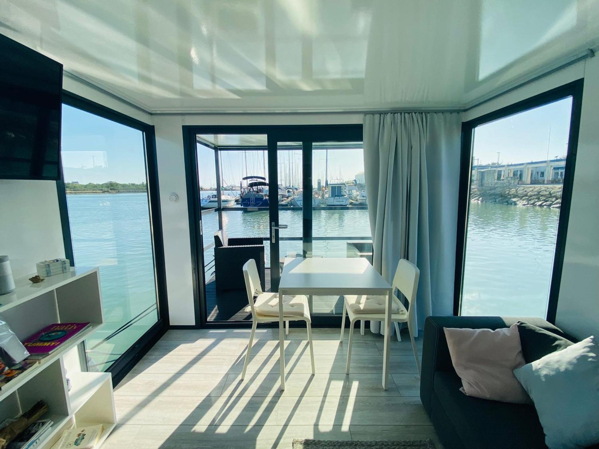 Отель Houseboat Cadiz El Puerto - Casa Flotante Эль-Пуэрто-де-Санта-Мария Экстерьер фото